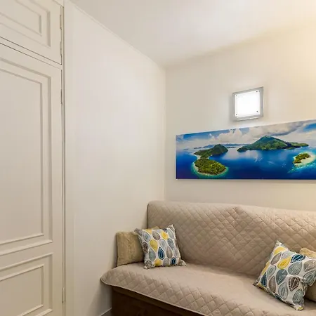 Fantasticstylish & Aircon, Near Lasamericas Apartment