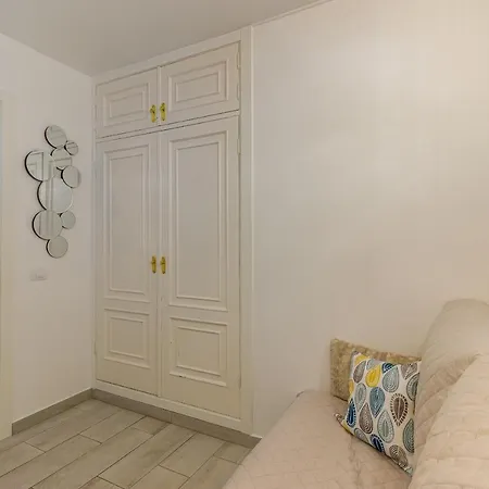 Fantasticstylish & Aircon, Near Lasamericas Apartment Playa de las Americas (Tenerife)